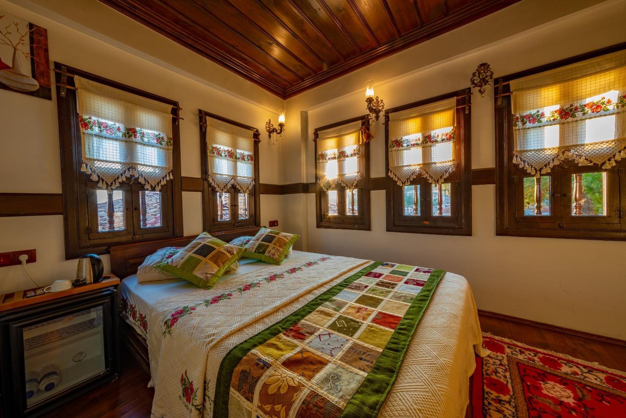 Safranbolu Seyi̇R Konak Otel ภายนอก รูปภาพ